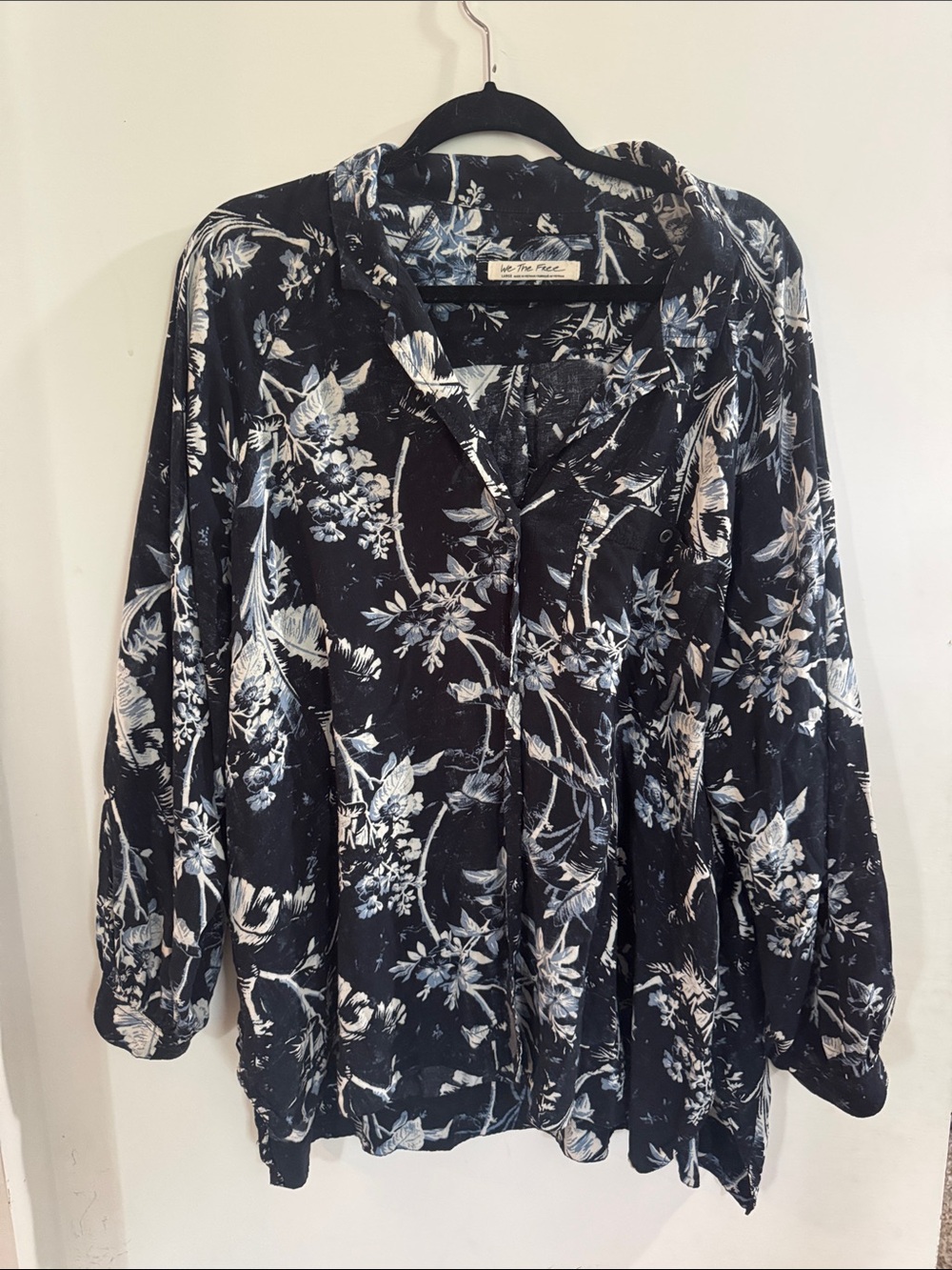 Free People Black & White Floral V-Neck Tunic - Picture 2 of 2